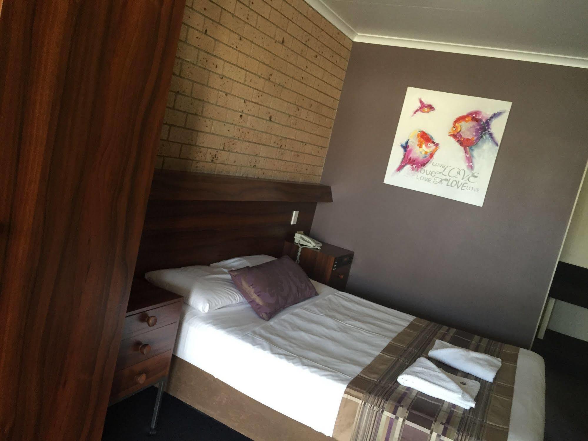 Sarina Motor Inn מראה חיצוני תמונה