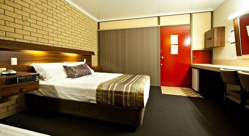 Sarina Motor Inn חדר תמונה
